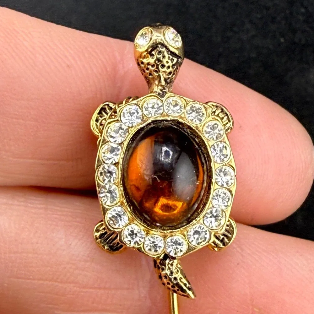 Vintage Jabot Turtle‎ Stick Pin Gold Tone Rhinestone